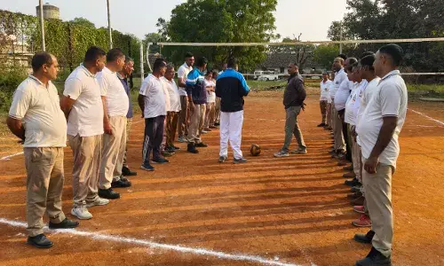 गृह रक्षा स्थापना दिवस के तहत होमगार्ड जवानों ने खेल भावना के साथ जमकर दिखाया दम