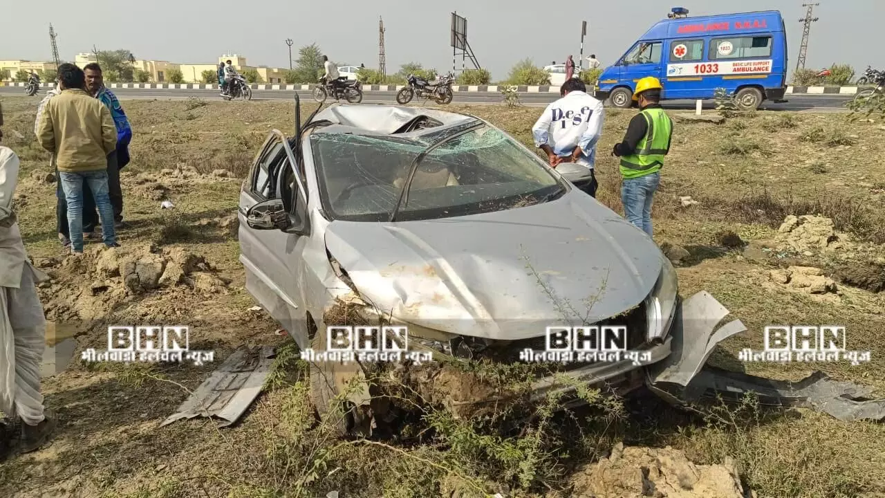 बेकाबू कार सडक़ से उतर कर पलटी, आरएलपी प्रत्याशी का बेटा चोटिल