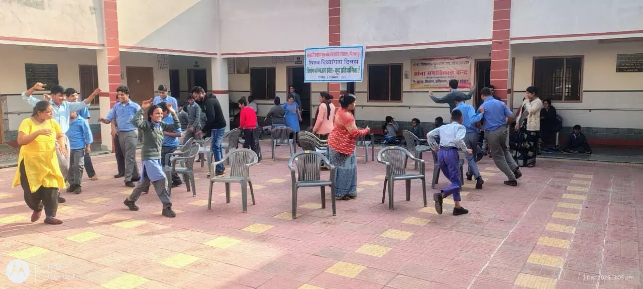 दिव्यांगो के प्रति जन-चेतना के लिए निकाली रैली