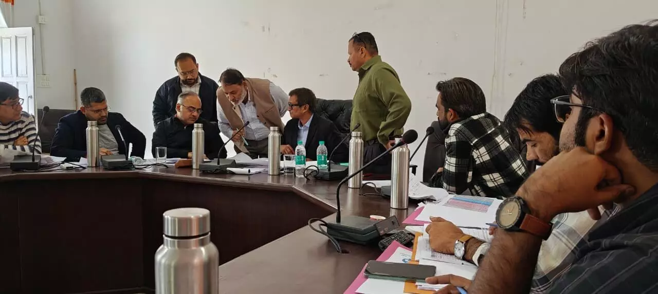 मुख्य अभियंता ने ली समीक्षा बैठक