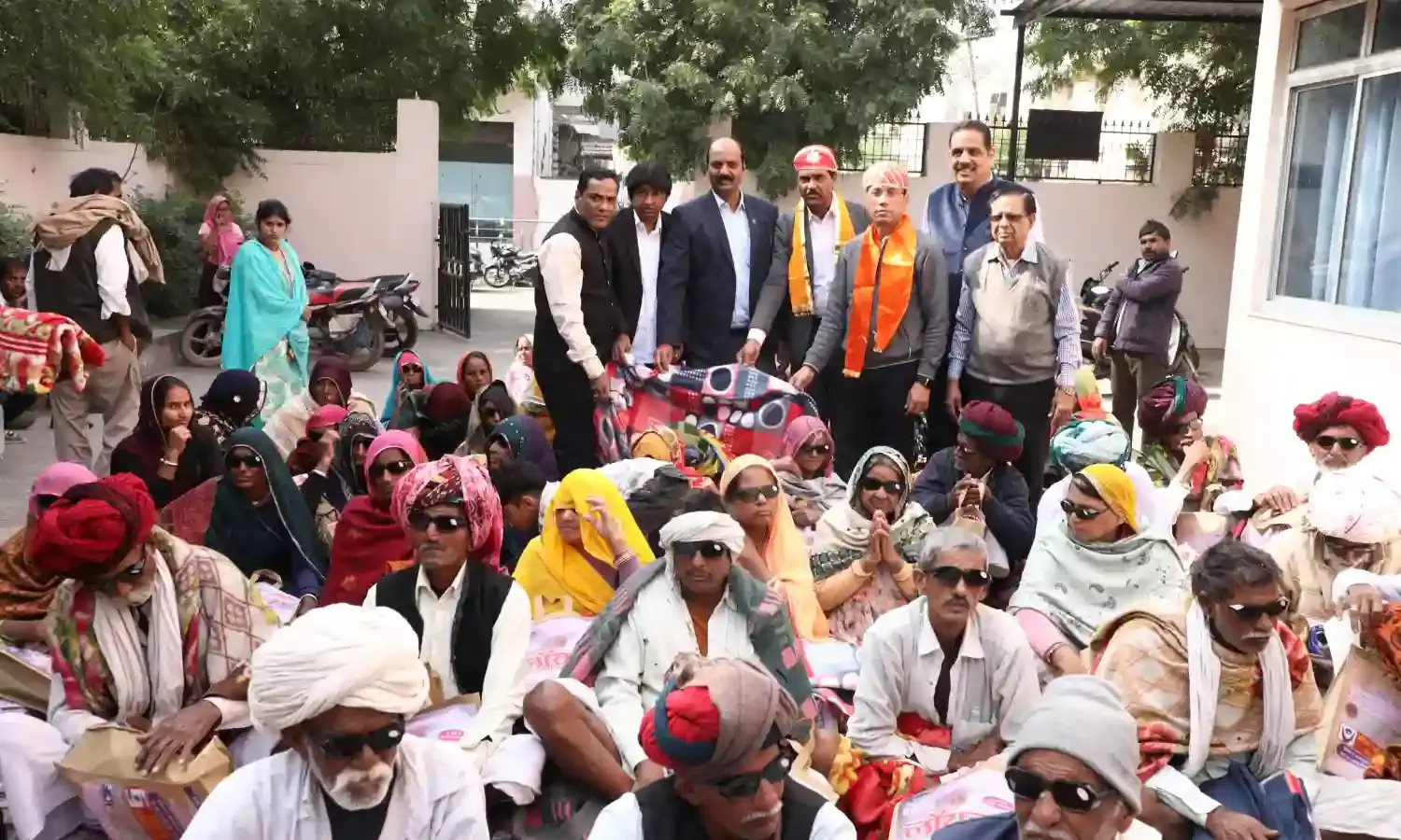 लायंस क्लब ने आयोजित किया  निःशुल्क नेत्र जाँच एवं ऑपरेशन शिविर