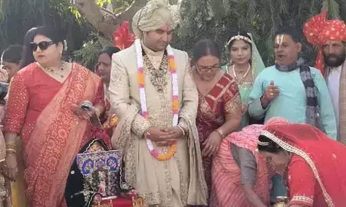 कथावाचक इंद्रेश उपाध्याय की मेहंदी और हल्दी आज:सिंगर बी-प्राक, जया किशोरी जयपुर पहुंचीं; संजय दत्त समेत कई सेलिब्रिटी आएंगे कथावाचक इंद्रेश उपाध्याय की मेहंदी और हल्दी आज:सिंगर बी-प्राक, जया किशोरी जयपुर पहुंचीं; संजय दत्त समेत कई सेलिब्रिटी आएंगे