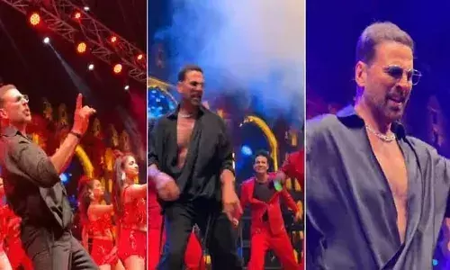 तू चीज़ बड़ी है मस्त-मस्त गाने से की अक्षय कुमार ने अपने परफॉर्मेंस की शुरुआत, परफॉर्मेंस देखकर मेहमानों ने किया एन्जॉय तू चीज़ बड़ी है मस्त-मस्त गाने से की अक्षय कुमार ने अपने परफॉर्मेंस की शुरुआत, परफॉर्मेंस देखकर मेहमानों ने किया एन्जॉय