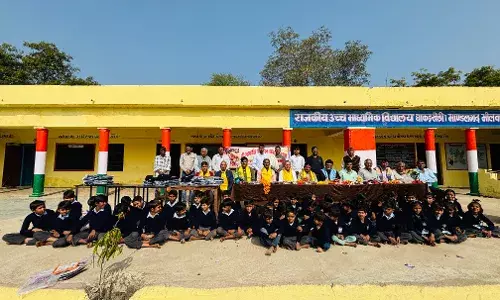 151बालकों को स्वेटर वितरण