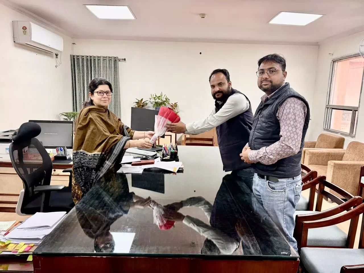 राजस्थान अधीनस्थ कंप्यूटर कर्मचारी संघ ने शासन सचिव से की मुलाकात