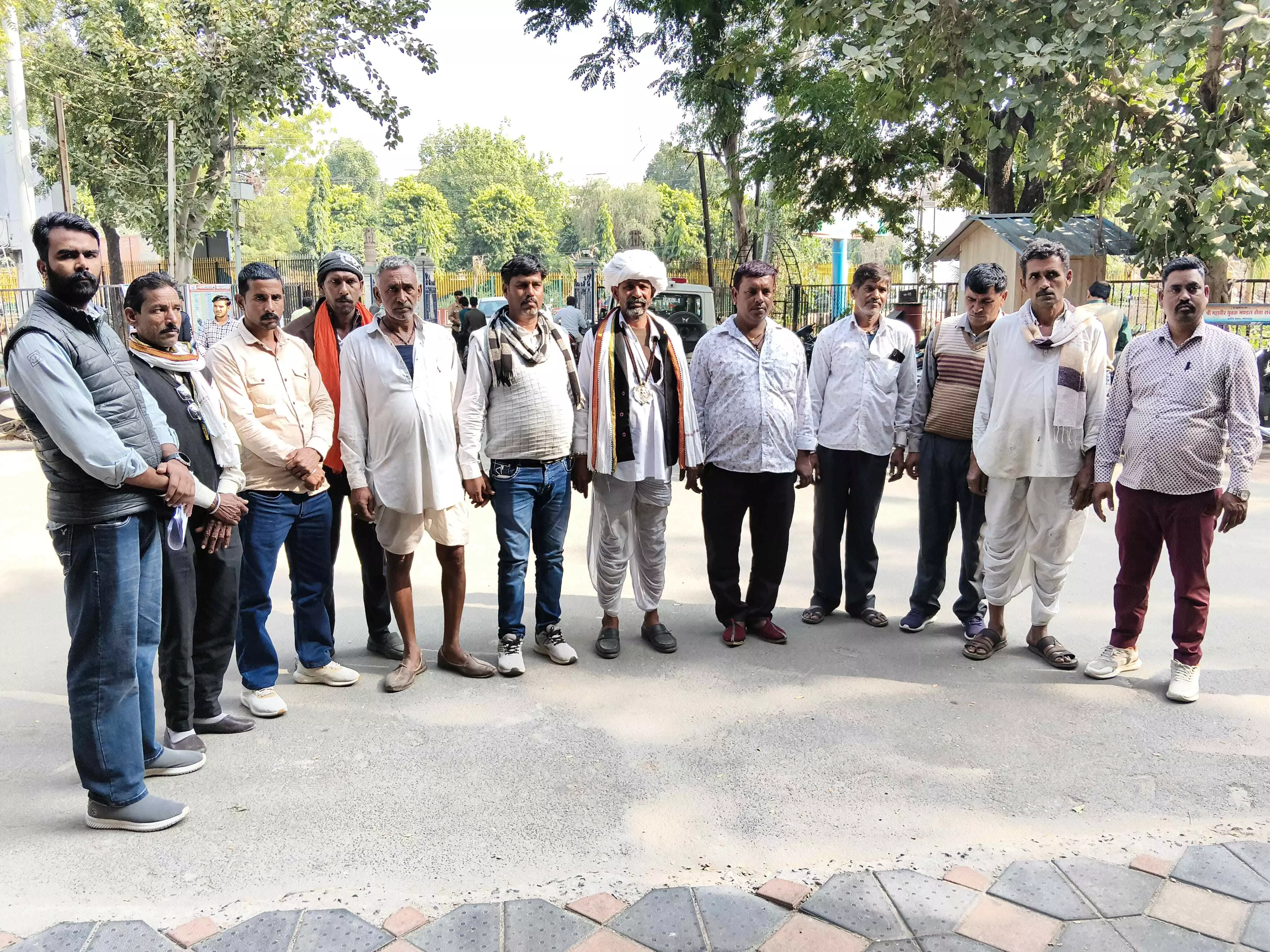 बामणिया की 2000 बीघा जमीन 25 लाख में बेची, मुख्य आरोपी अब भी फरार