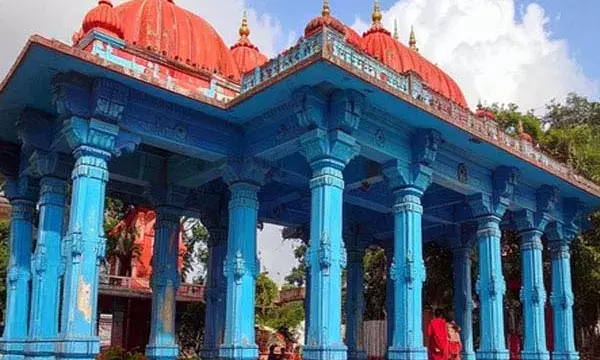 पूरी सृष्टि में केवल पुष्कर में है ब्रह्मा जी का मंदिर, जानिए कारण पूरी सृष्टि में केवल पुष्कर में है ब्रह्मा जी का मंदिर, जानिए कारण