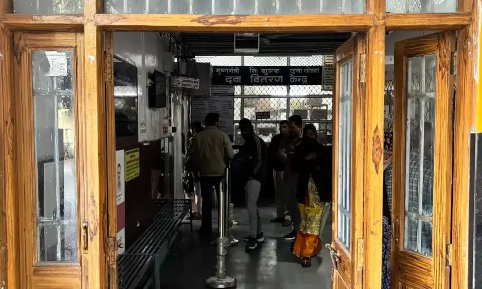 जिला चिकित्सालय, अम्बामाता में रात्रीकालीन ओ.पी.डी. प्रारंभ