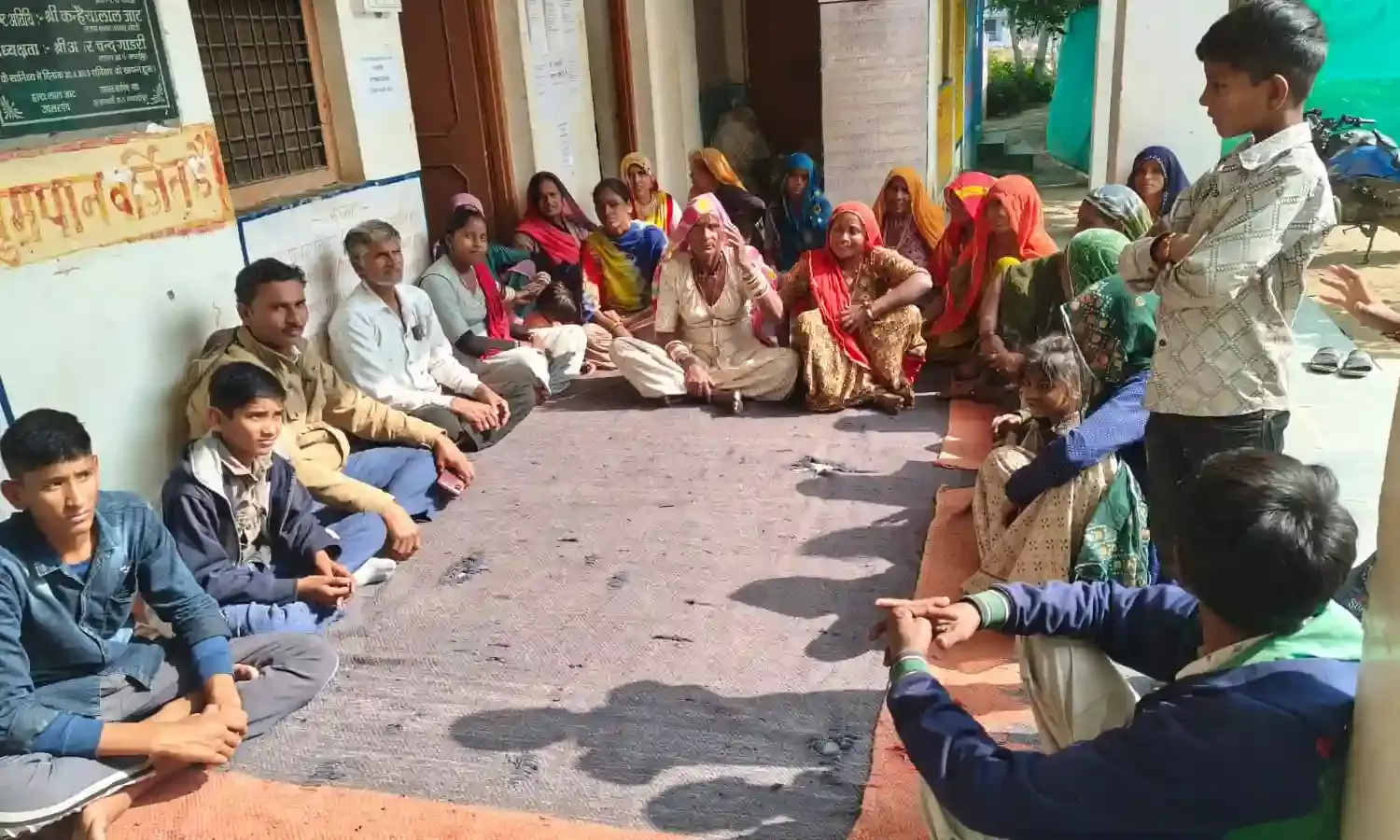 महिलाओं को दी बाल विवाह की जानकारी