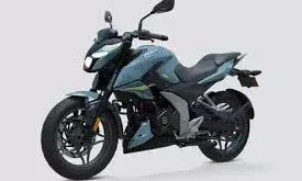 नई Bajaj Pulsar N160 सिंगल-सीट वेरिएंट हुआ लॉन्च, अब गोल्ड USD फोर्क के साथ और भी प्रीमियम हुई