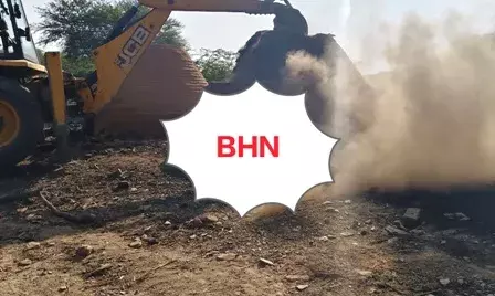 चला बुलडोजर, बीस से अधिक भट्ठियां गिराई