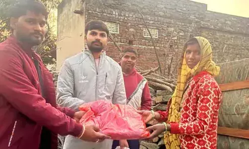 आसींद में पार्षद प्रतिनिधि ने 501 जरूरतमंदों को बांटे कंबल