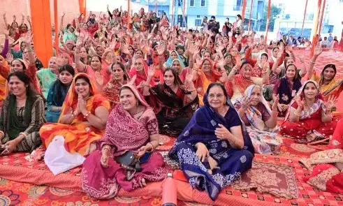 आज के समय में अपने ही अपने के दुश्मन बन बैठे है : महाराज आज के समय में अपने ही अपने के दुश्मन बन बैठे है : महाराज