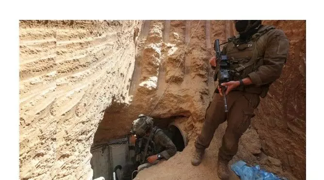 इजरायल की आतंकियों के खिलाफ बड़ी कार्रवाई, सुरंग में छिपे हमास के 40 लड़ाके ढेर; लेबनान में भीषण हवाई हमले