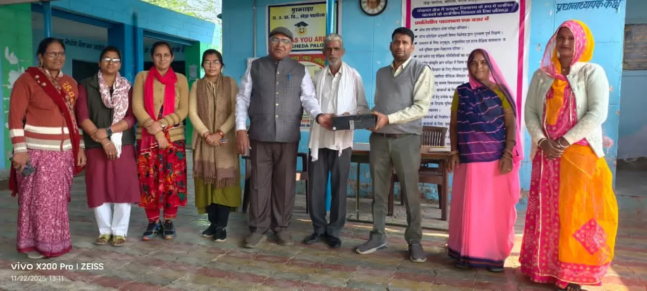 विद्यालय में भामाशाह ने किया कंप्यूटर भेंट विद्यालय में भामाशाह ने किया कंप्यूटर भेंट