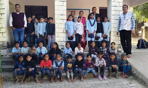 लांबिया खुर्द विद्यालय में विद्यार्थियों को जर्सी वितरण की लांबिया खुर्द विद्यालय में विद्यार्थियों को जर्सी वितरण की