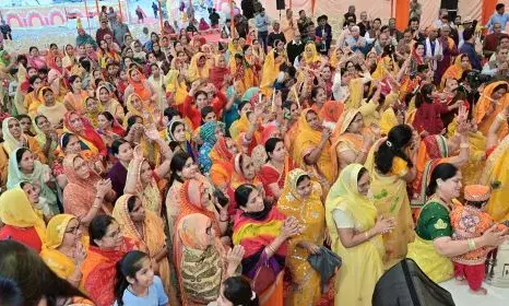 आरके पुरम में चल रही भागवत कथा में धूमधाम से मनाया कृष्ण जन्मोत्सव आरके पुरम में चल रही भागवत कथा में धूमधाम से मनाया कृष्ण जन्मोत्सव