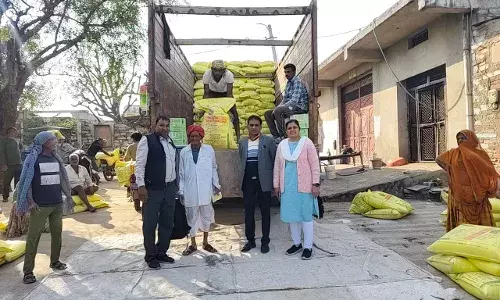 सहायक निदेशक एवं कृषि अधिकारी द्वारा उर्वरक विक्रेताओं के यहां औचक निरीक्षण