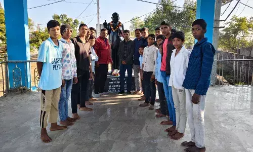 बाबासाहेब अम्बेडकर को श्रद्धांजलि अर्पित बाबासाहेब अम्बेडकर को श्रद्धांजलि अर्पित