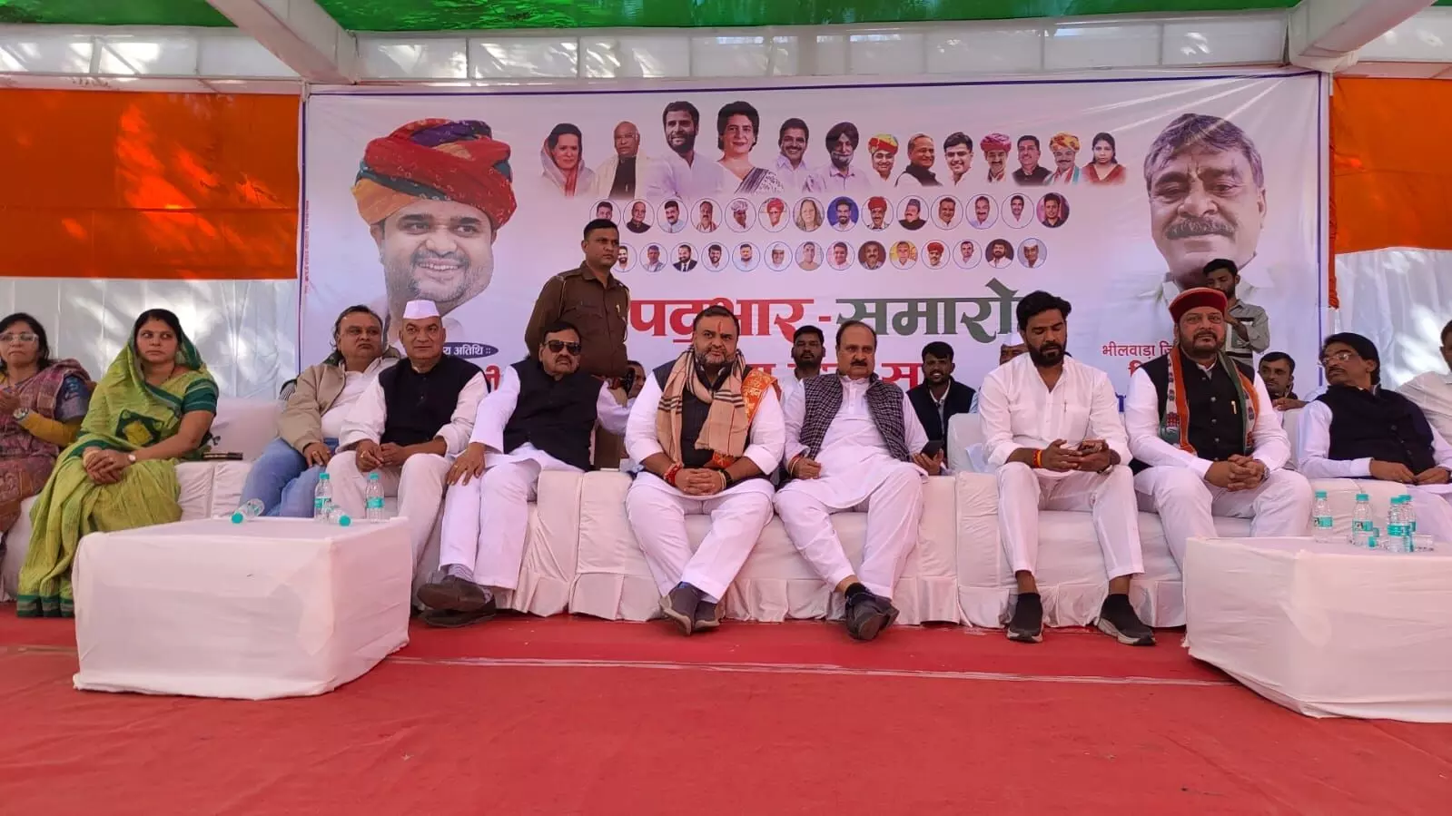 शपथ ग्रहण में पहुंचे अतिथि फोटो अंकुर सनाढ्य शपथ ग्रहण में पहुंचे अतिथि फोटो अंकुर सनाढ्य