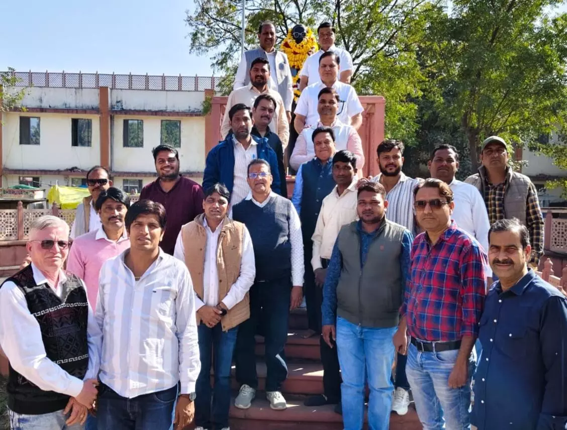 बाबा साहब अम्बेडकर के निर्वाण दिवस पर भाजपा ने किया श्रद्धासुमन अर्पण