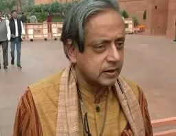 राष्ट्रपति भोज पर थरूर का बयान कहा निमंत्रण ठुकराना उचित नहीं