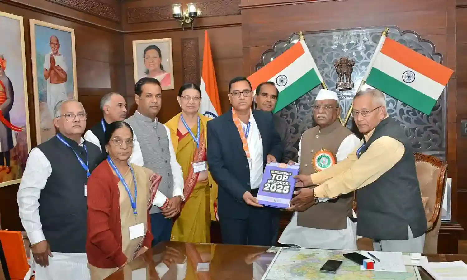 महामहिम राज्यपाल द्वारा डॉ जांगिड़ को एशिया बुक ऑफ रिकॉर्ड से सम्मान