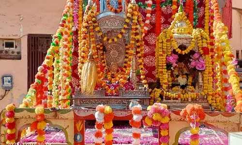 551 कलश यात्रा के साथ चारभुजानाथ बेवाण का आगमन, पंचकुण्डात्मक महायज्ञ का शुभारंभ 551 कलश यात्रा के साथ चारभुजानाथ बेवाण का आगमन, पंचकुण्डात्मक महायज्ञ का शुभारंभ