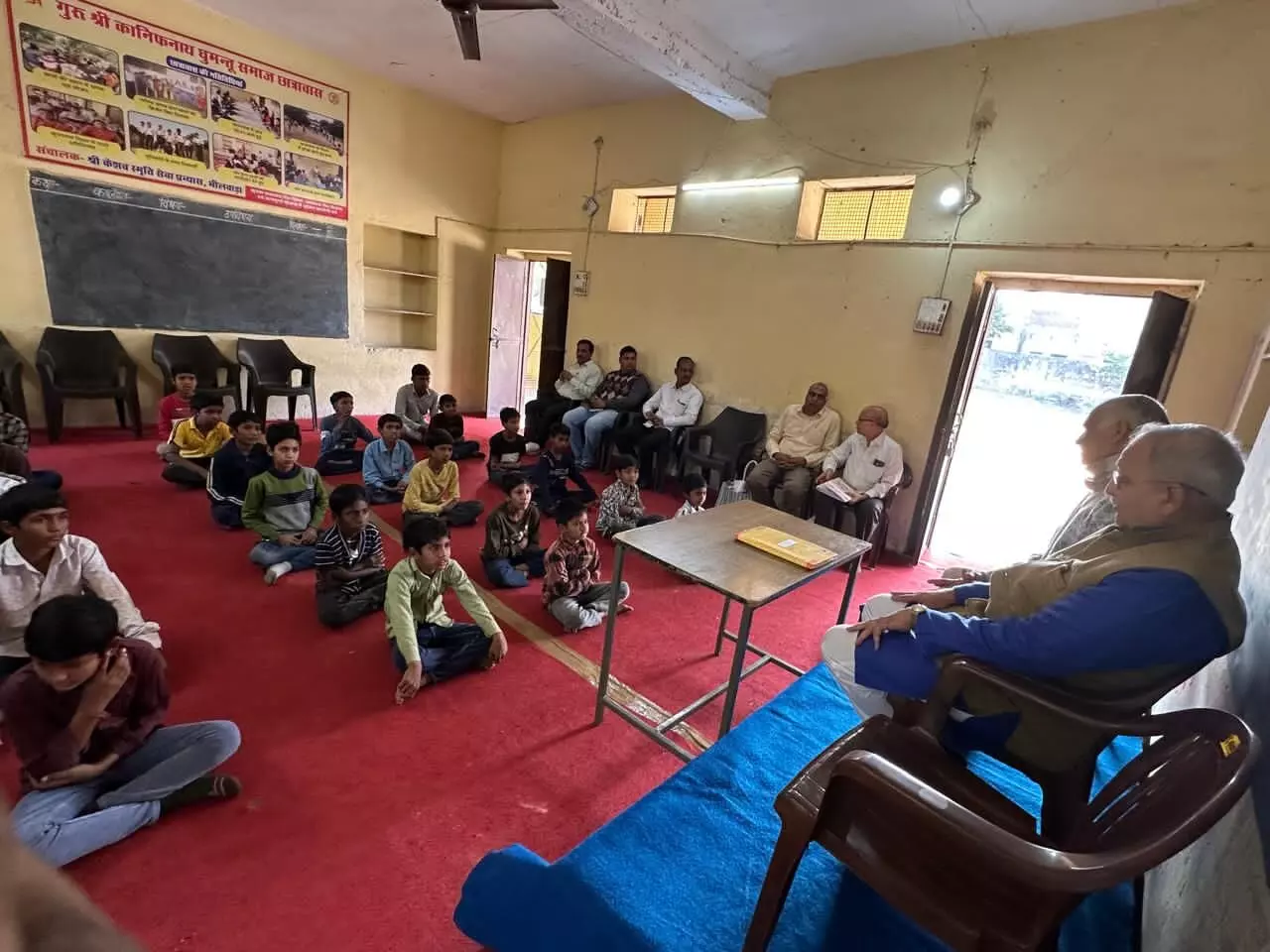 घुमंतू बच्चों के छात्रावास में उमंग, विजय भाई ने बढ़ाया हौसला