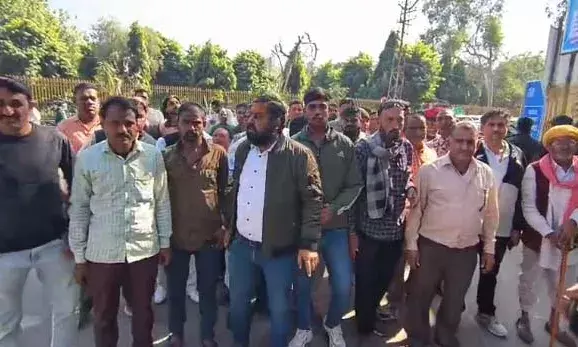 सांगानेर में हनुमान जी व देवनारायण जी की भूमि पर अवैधानिक लीज के विरोध में ग्रामीणों का जिला प्रशासन को ज्ञापन