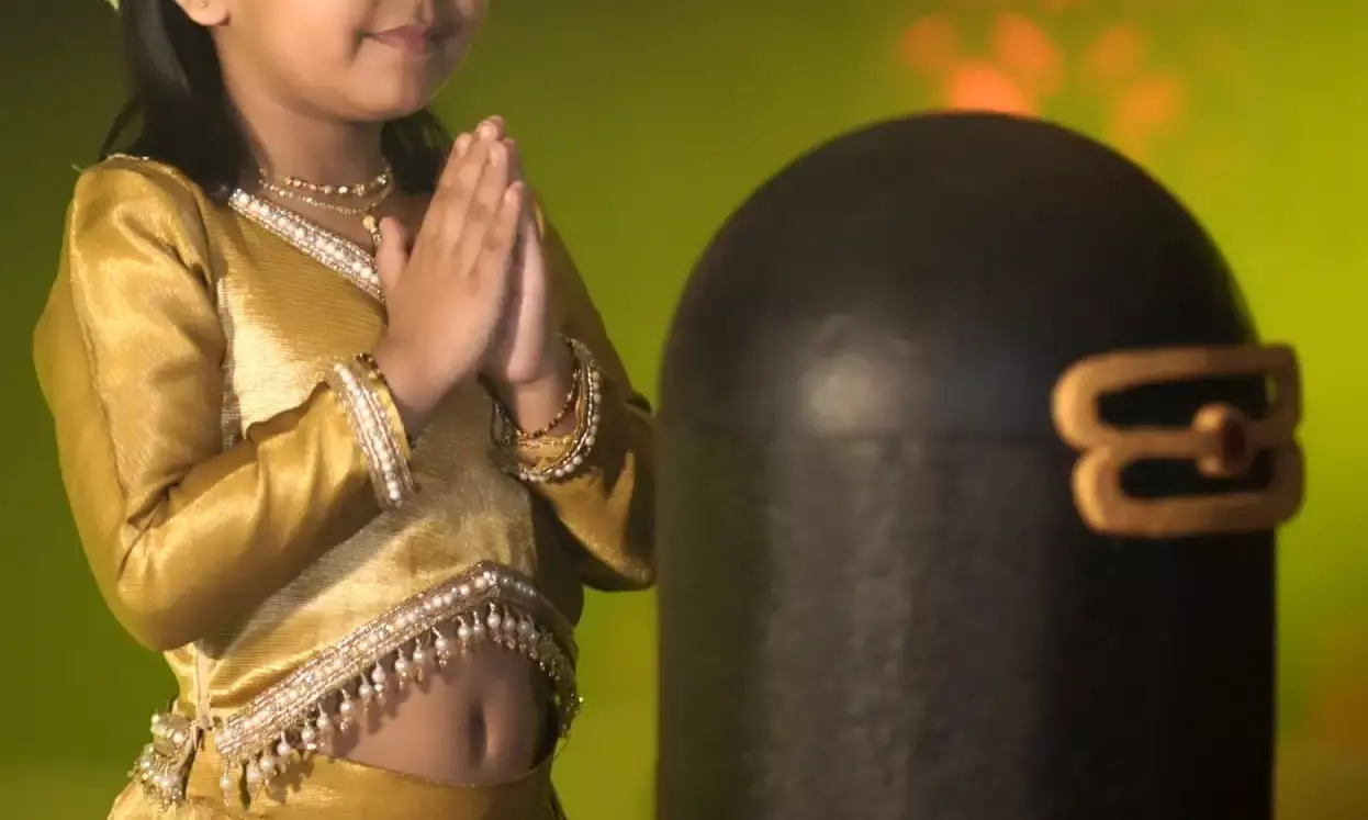 नन्ही तक्षवी के दिव्य शिव भजन नमामि शमीशान ने सोशल मीडिया पर मचाई धूम