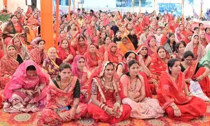 भागवत कथा में कृष्ण-रुक्मणि विवाह प्रसंग सुनाया, महिलाओं ने की फूलों की वर्षा