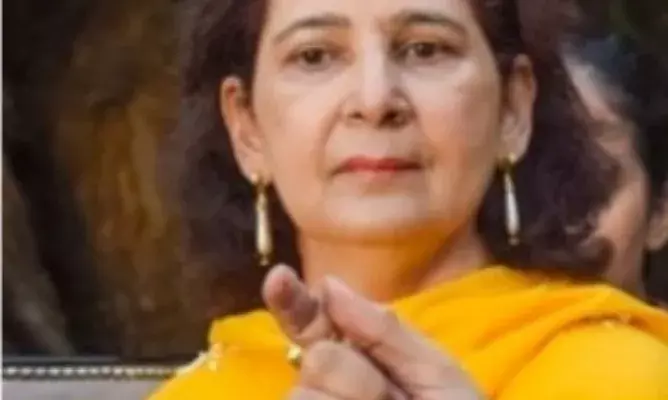 500 करोड़ वाले बयान का बड़ा असर: नवजोत कौर सिद्धू कांग्रेस से सस्पेंड 500 करोड़ वाले बयान का बड़ा असर: नवजोत कौर सिद्धू कांग्रेस से सस्पेंड