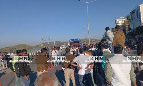 नेशनल हाईवे 758 पर गुरला बस स्टैंड पर टैंकर कि चपेट में आने से 17 वर्षीय युवक की मौत नेशनल हाईवे 758 पर गुरला बस स्टैंड पर टैंकर कि चपेट में आने से 17 वर्षीय युवक की मौत