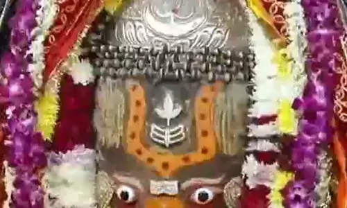 महाकाल मंदिर में गणेश रूप में सजे बाबा, जय श्री गणेश के जयकारे गूंजे महाकाल मंदिर में गणेश रूप में सजे बाबा, जय श्री गणेश के जयकारे गूंजे