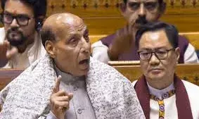 संसद में टोकने पर राजनाथ हुए नाराज़, स्पीकर से कहा इन्हें रोकना होगा, मेरी मर्यादा का सवाल