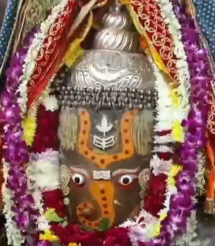 महाकाल मंदिर में गणेश रूप में सजे बाबा, जय श्री गणेश के जयकारे गूंजे