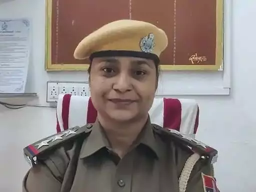 आसींद थाने में श्रद्धा पचौरी ने पहली महिला थाना अधिकारी के रूप में संभाला कार्यभार आसींद थाने में श्रद्धा पचौरी ने पहली महिला थाना अधिकारी के रूप में संभाला कार्यभार