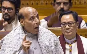 संसद में टोकने पर राजनाथ हुए नाराज़, स्पीकर से कहा इन्हें रोकना होगा, मेरी मर्यादा का सवाल