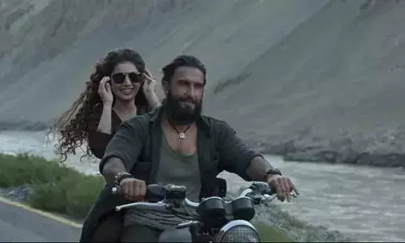 बॉक्स ऑफिस पर मूवी धुरंधर का जलवा, सारा अर्जुन ने रणवीर सिंह को लेकर लिखी ऐसी बात, जानें क्या कहा?