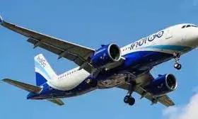 सरकार का इंडिगो पर कड़ा एक्शन, उड़ानों में 10% कटौती; सीईओ ने मांगी माफी सरकार का इंडिगो पर कड़ा एक्शन, उड़ानों में 10% कटौती; सीईओ ने मांगी माफी