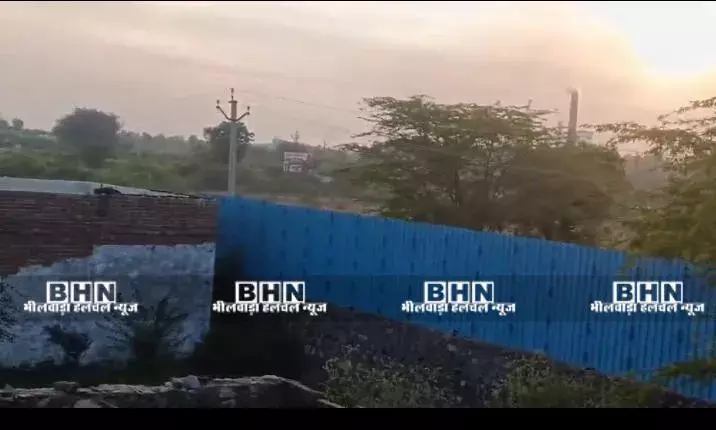 इंदिरा कॉलोनी में अल्युमिनियम फैक्ट्री का जहरीला धुआं, ग्रामीणों में बढ़ी सांस और फेफड़े की बीमारियां इंदिरा कॉलोनी में अल्युमिनियम फैक्ट्री का जहरीला धुआं, ग्रामीणों में बढ़ी सांस और फेफड़े की बीमारियां