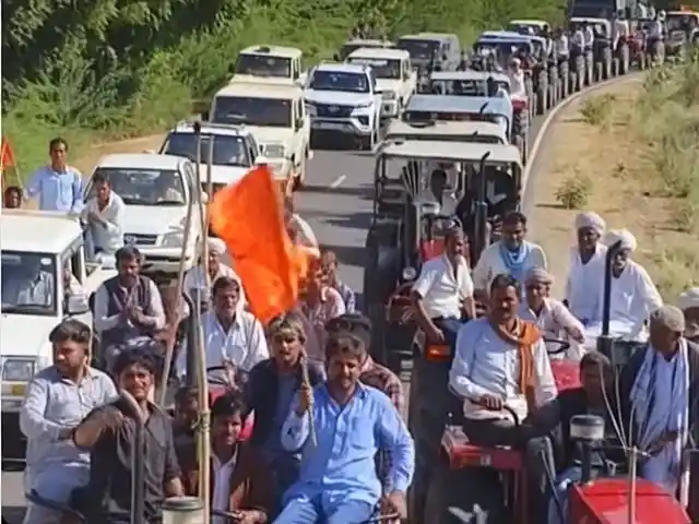 किसान 200 ट्रैक्टर लेकर कलेक्ट्रेट का घेराव करने निकले किसान 200 ट्रैक्टर लेकर कलेक्ट्रेट का घेराव करने निकले