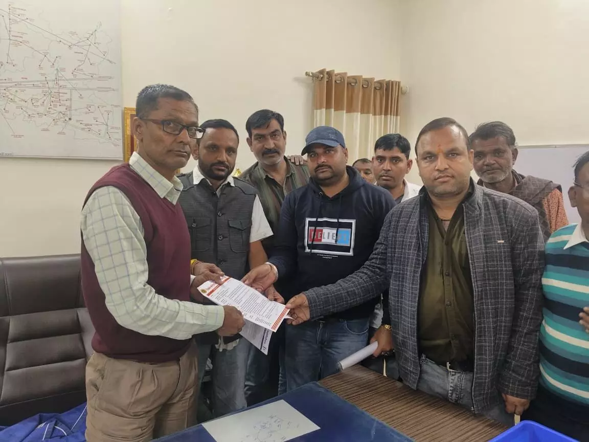 एवीवीएनएल के कार्यों में अव्यवस्था से ठेकेदार परेशान, कार्यादेश रोकने पर नाराजगी तेज