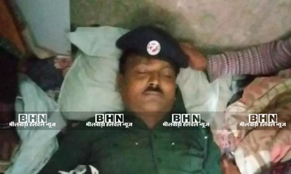 संगम मिल रायला में हार्ट अटैक से सिक्योरिटी की मौत, 4 बच्चों के पिता को 5 लाख मुआवजा मिलने के बाद अंतिम संस्कार संगम मिल रायला में हार्ट अटैक से सिक्योरिटी की मौत, 4 बच्चों के पिता को 5 लाख मुआवजा मिलने के बाद अंतिम संस्कार