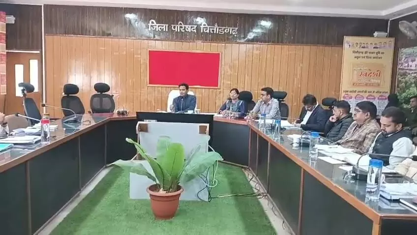 जिला कलक्टर की अध्यक्षता में साप्ताहिक बैठक आयोजित जिला कलक्टर की अध्यक्षता में साप्ताहिक बैठक आयोजित