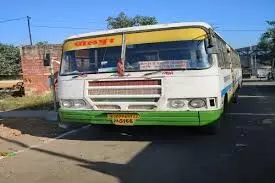 धौलपुर में रोडवेज जैसी पेंटिंग वाली फर्जी बसों पर कार्रवाई, आधा दर्जन निजी बसें सीज धौलपुर में रोडवेज जैसी पेंटिंग वाली फर्जी बसों पर कार्रवाई, आधा दर्जन निजी बसें सीज