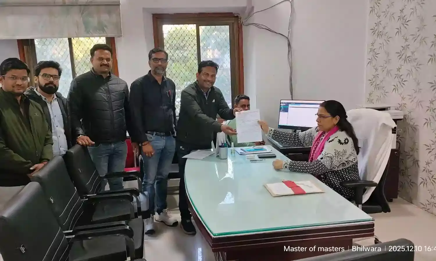 उप-प्राचार्य पद को डाइंग कैडर घोषित करने के विरोध में सीएम के नाम दिया ज्ञापन उप-प्राचार्य पद को डाइंग कैडर घोषित करने के विरोध में सीएम के नाम दिया ज्ञापन