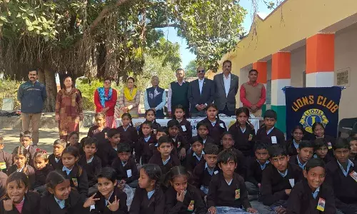 सर्दी से बचाव: लायंस क्लब भीलवाड़ा ने 251 जरूरतमंद विद्यार्थियों को स्वेटर वितरित किए