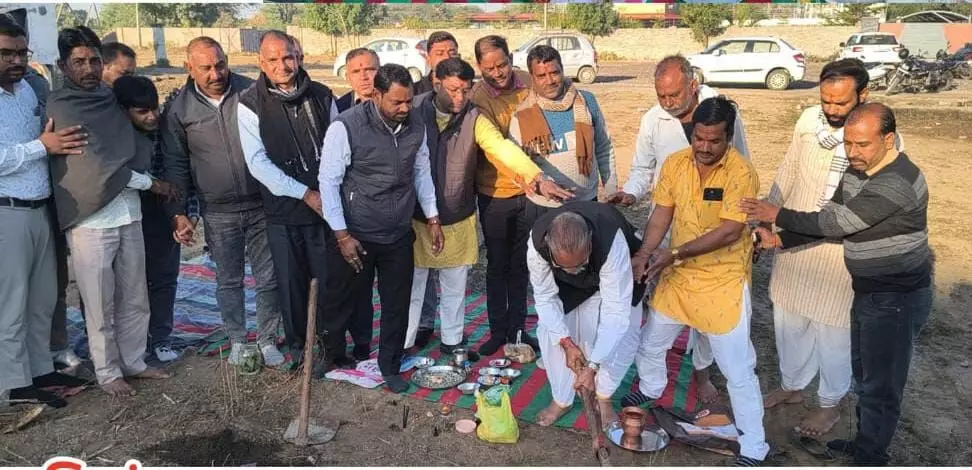 छात्रावास भूमि का पूजन, कुमावत समाज के सहयोग से सपना हुआ साकार छात्रावास भूमि का पूजन, कुमावत समाज के सहयोग से सपना हुआ साकार